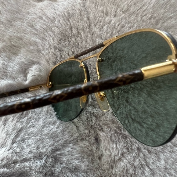 2023 Louis Vuitton monogram wrapped glasses - Picture 6 of 6
